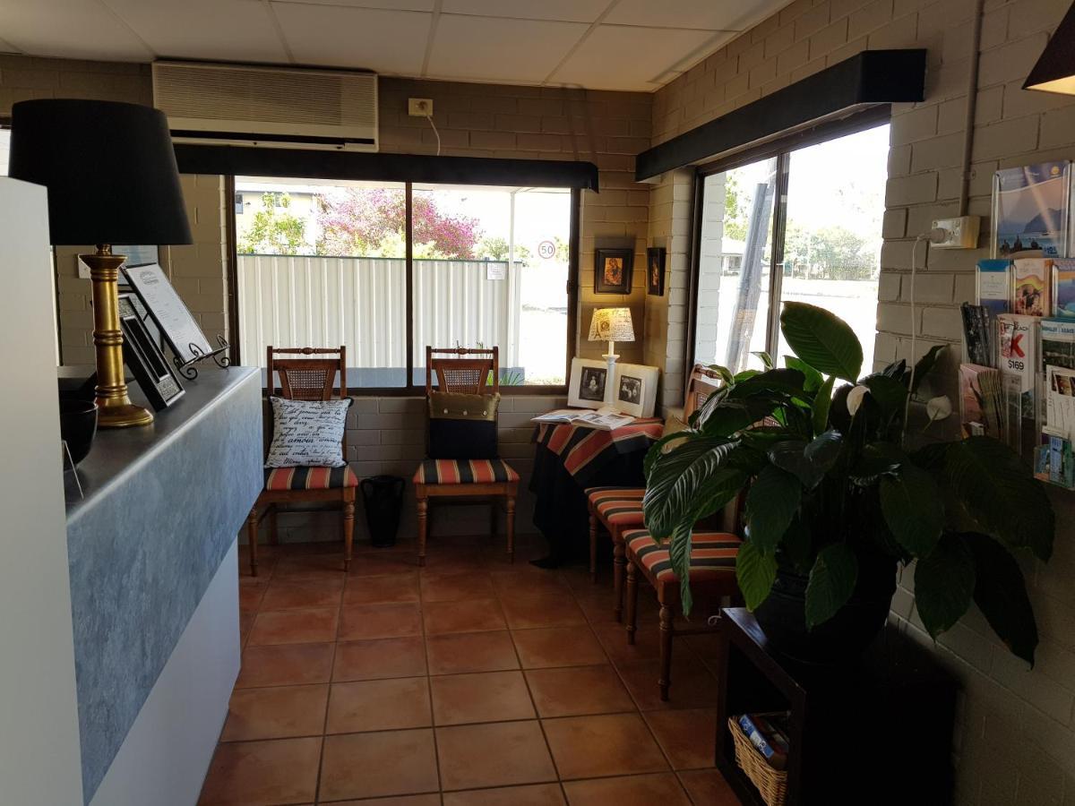 Peppercorn Motel Clermont Buitenkant foto